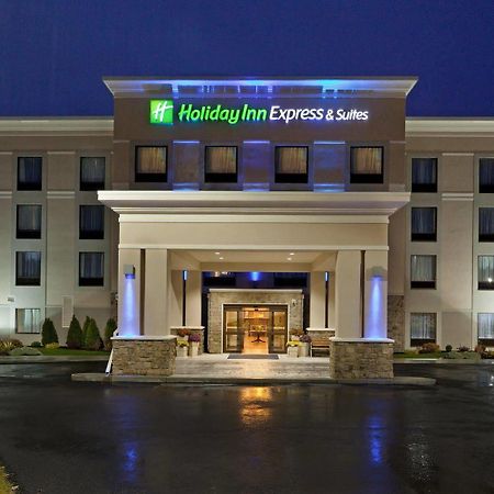 Holiday Inn Express & Suites Malone By Ihg Zewnętrze zdjęcie