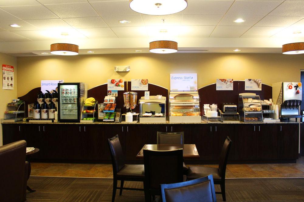 Holiday Inn Express & Suites Malone By Ihg Zewnętrze zdjęcie