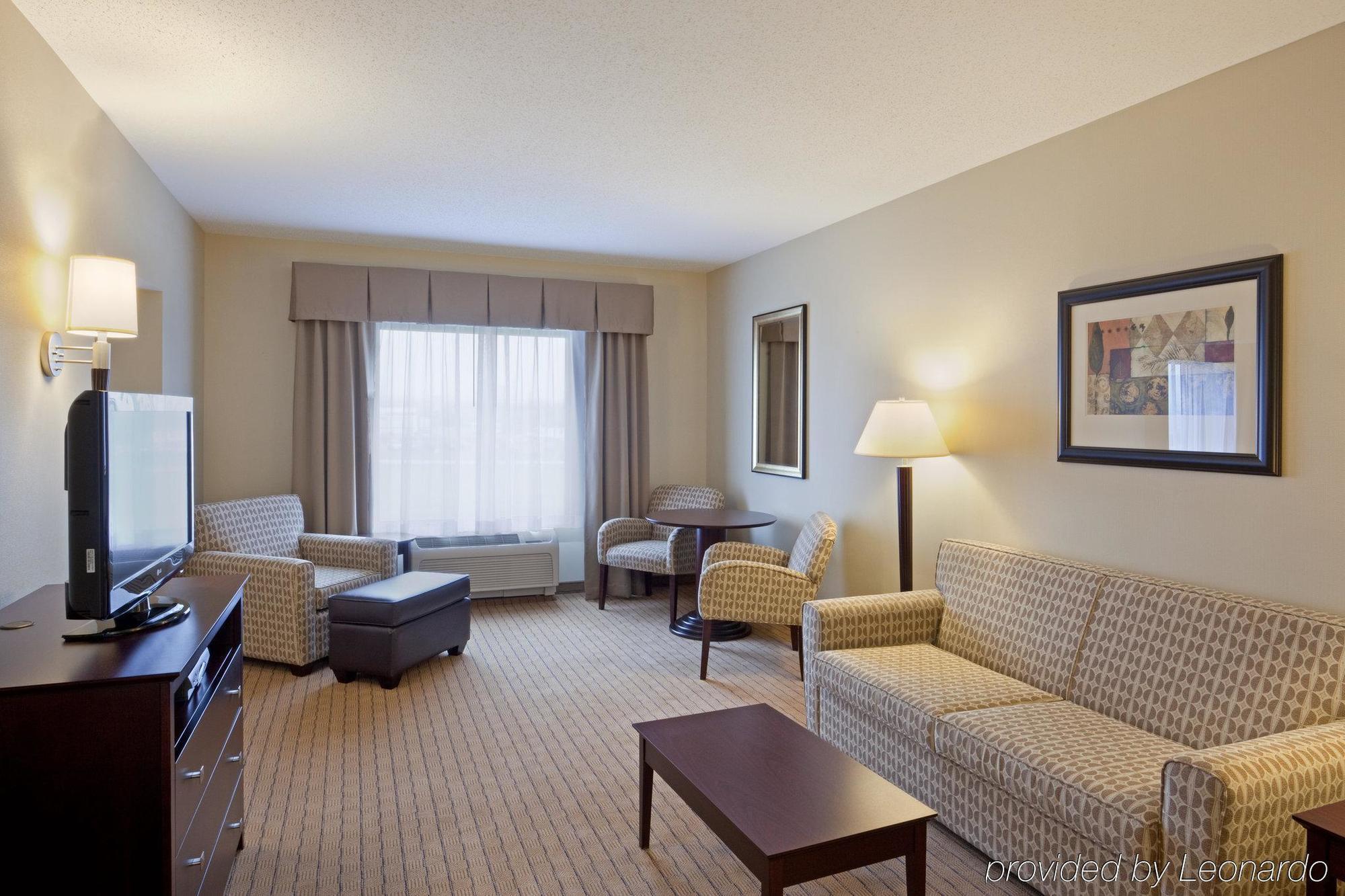 Holiday Inn Express & Suites Malone By Ihg Pokój zdjęcie