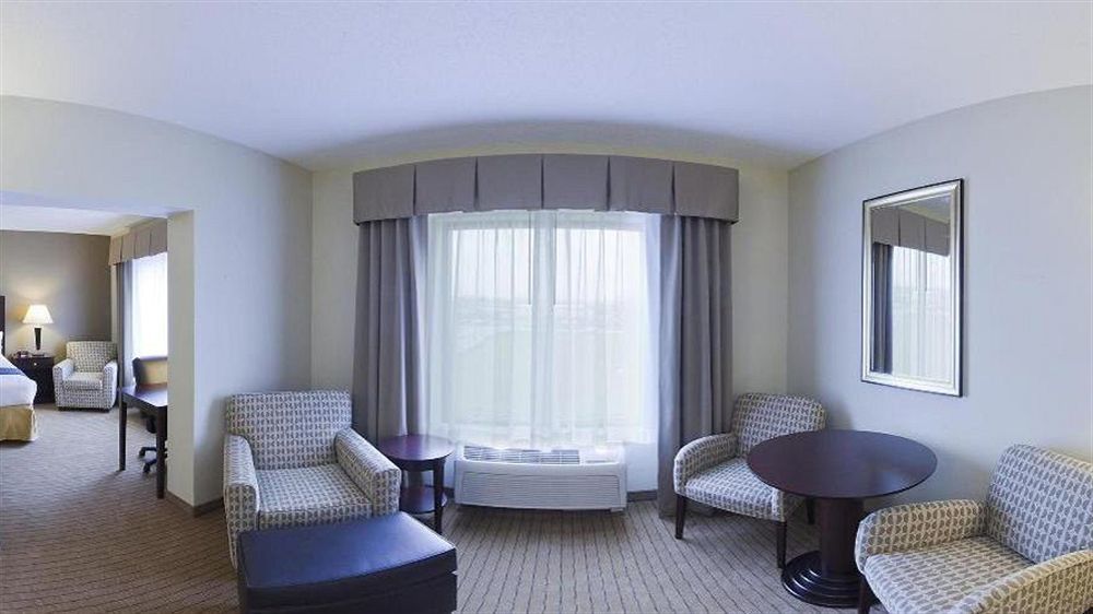 Holiday Inn Express & Suites Malone By Ihg Zewnętrze zdjęcie