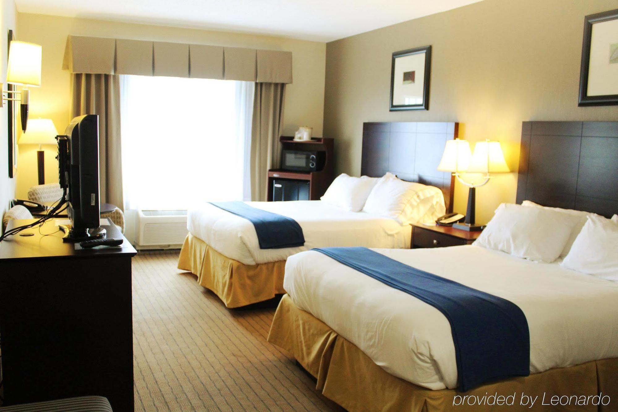 Holiday Inn Express & Suites Malone By Ihg Zewnętrze zdjęcie