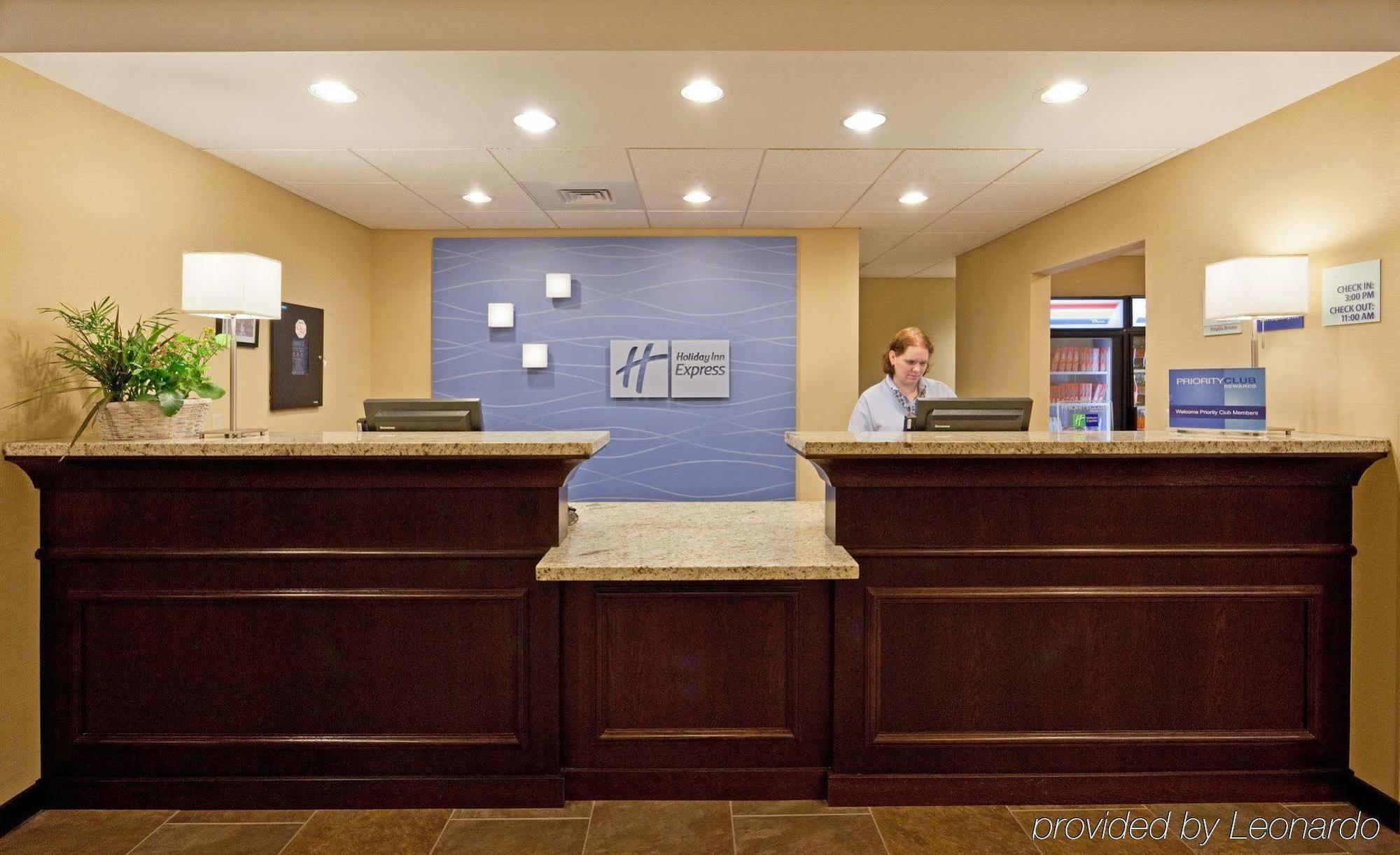 Holiday Inn Express & Suites Malone By Ihg Zewnętrze zdjęcie