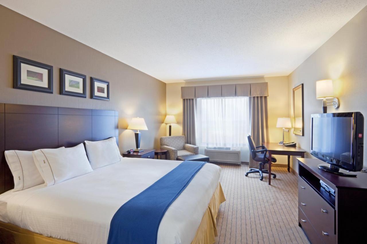 Holiday Inn Express & Suites Malone By Ihg Pokój zdjęcie